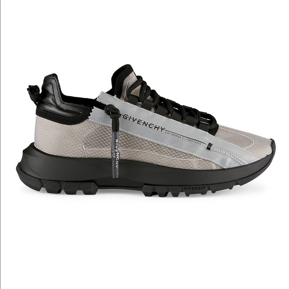 BRAND NEW Givenchy Spectre low runner sneakers in Black / grey / white size 36